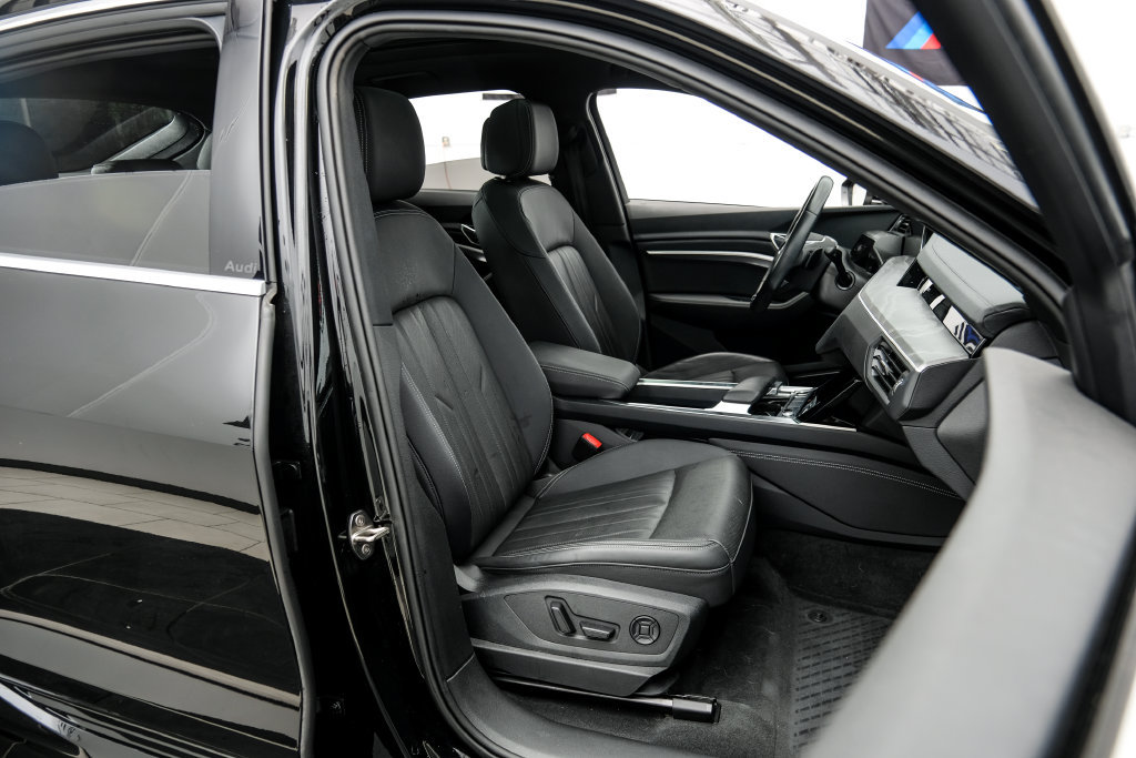 Used 2024 Audi Q8 e-tron Premium Plus w/ Premium Plus Package AWD/4WD image 48