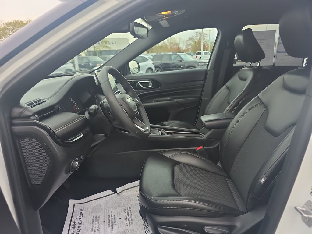 Used 2022 Jeep Compass Altitude image 17