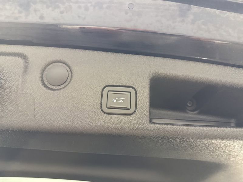 Used 2021 Chevrolet Equinox LT AWD/4WD image 11