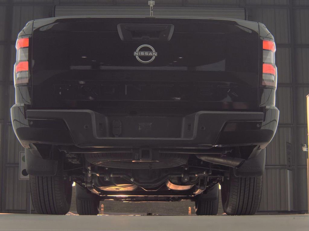 Used 2025 Nissan Frontier SV w/ SV Convenience Package image 6