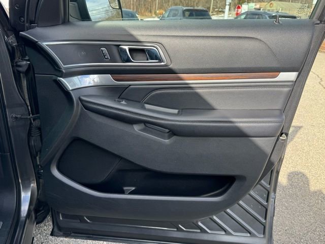Used 2016 Ford Explorer Limited image 31
