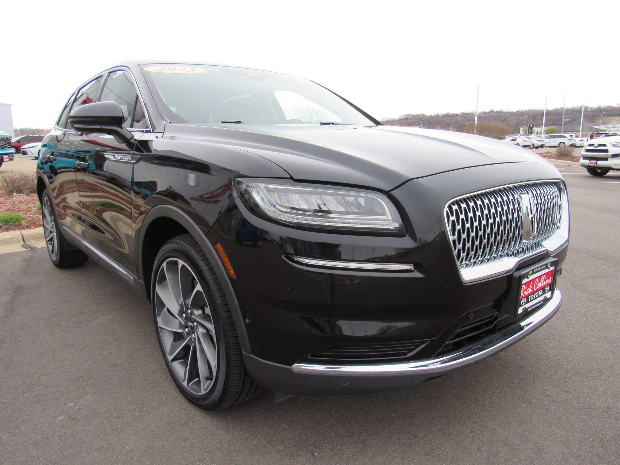 Used 2023 Lincoln Nautilus Reserve w/ Equipment Group 201A AWD/4WD image 4