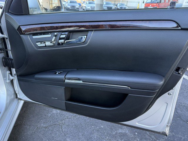 Used 2013 Mercedes-Benz S 550 4MATIC w/ Sport Pkg image 31