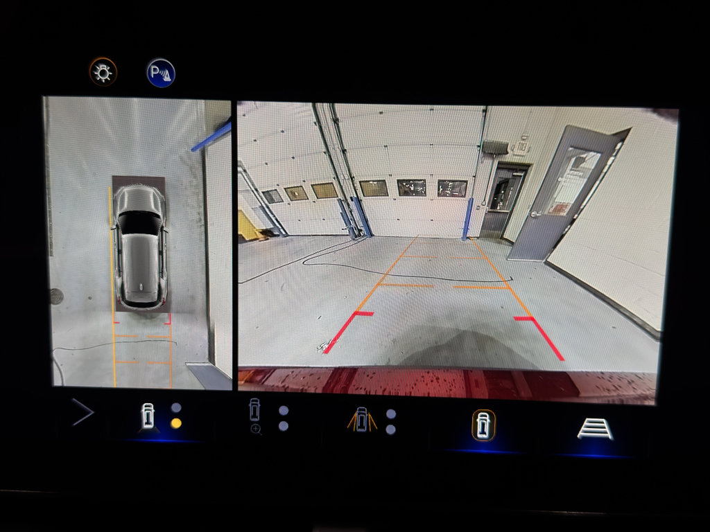 Used 2025 Chevrolet Equinox LT w/ Convenience Package II image 29