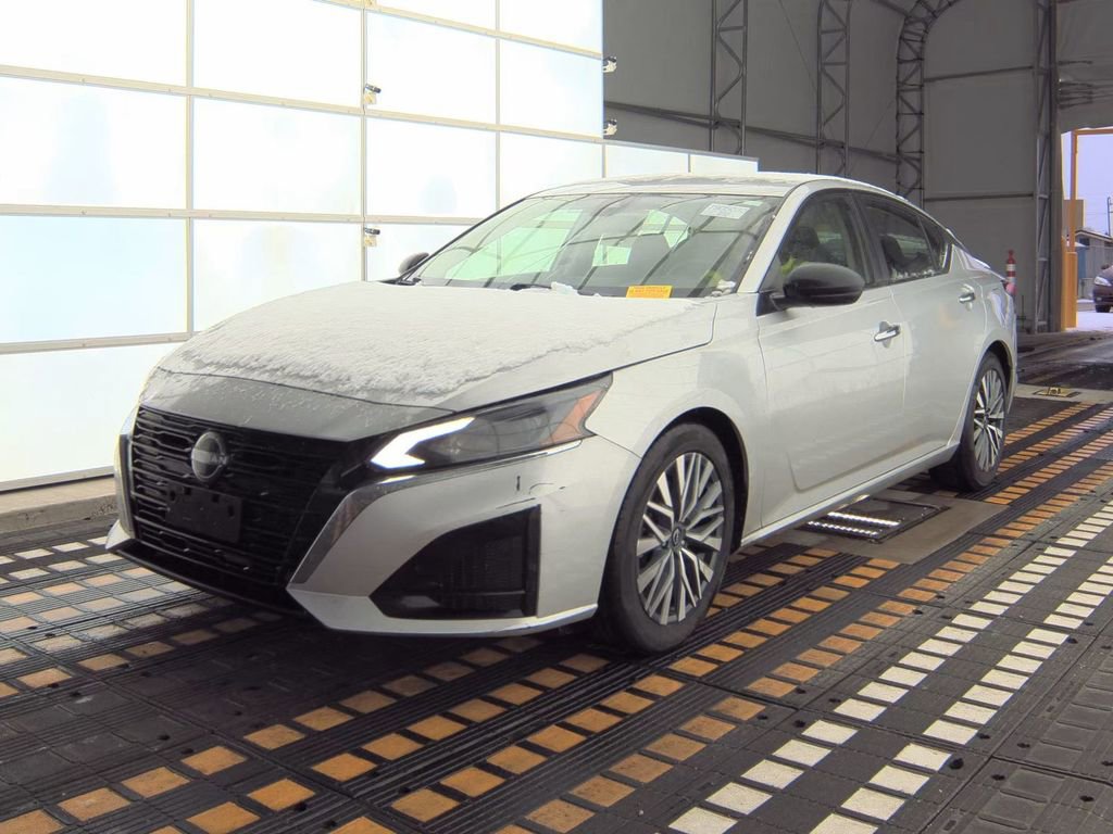 Used 2024 Nissan Altima 2.5 SV image 25