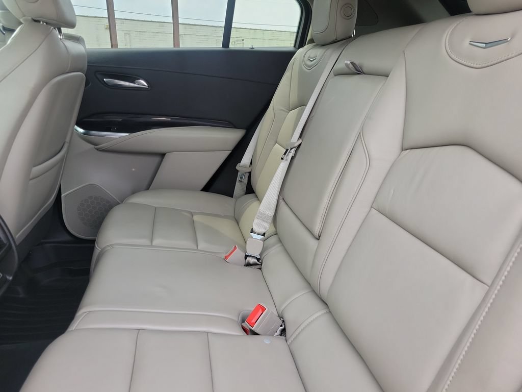 Used 2020 Cadillac XT4 Premium Luxury w/ Cold Weather Package AWD/4WD image 12