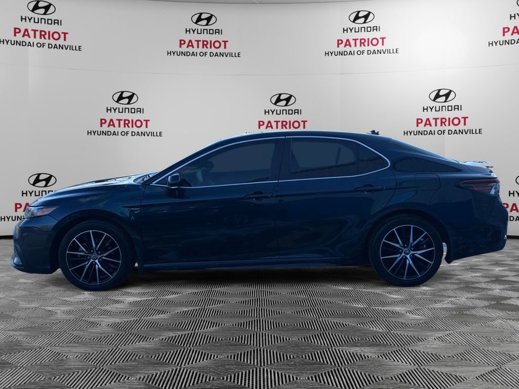 Used 2021 Toyota Camry SE w/ Convenience Package image 6