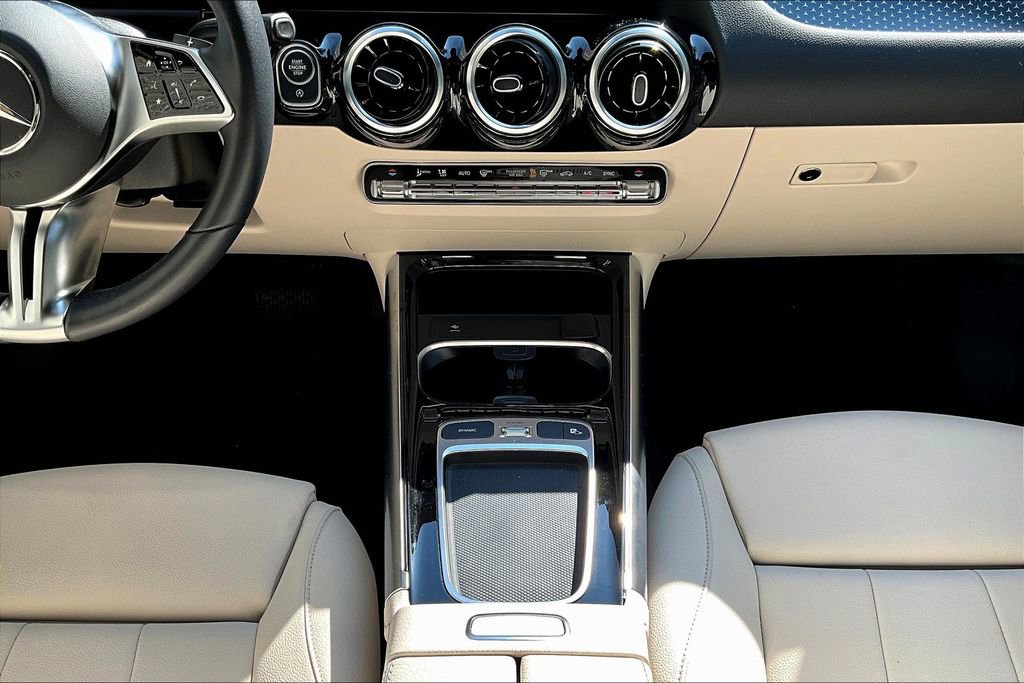 Used 2025 Mercedes-Benz GLA 250 4MATIC image 24