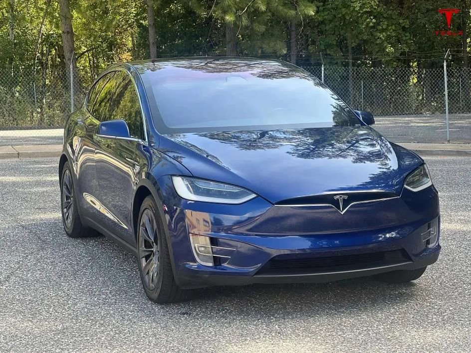Used 2019 Tesla Model X 75D image 1