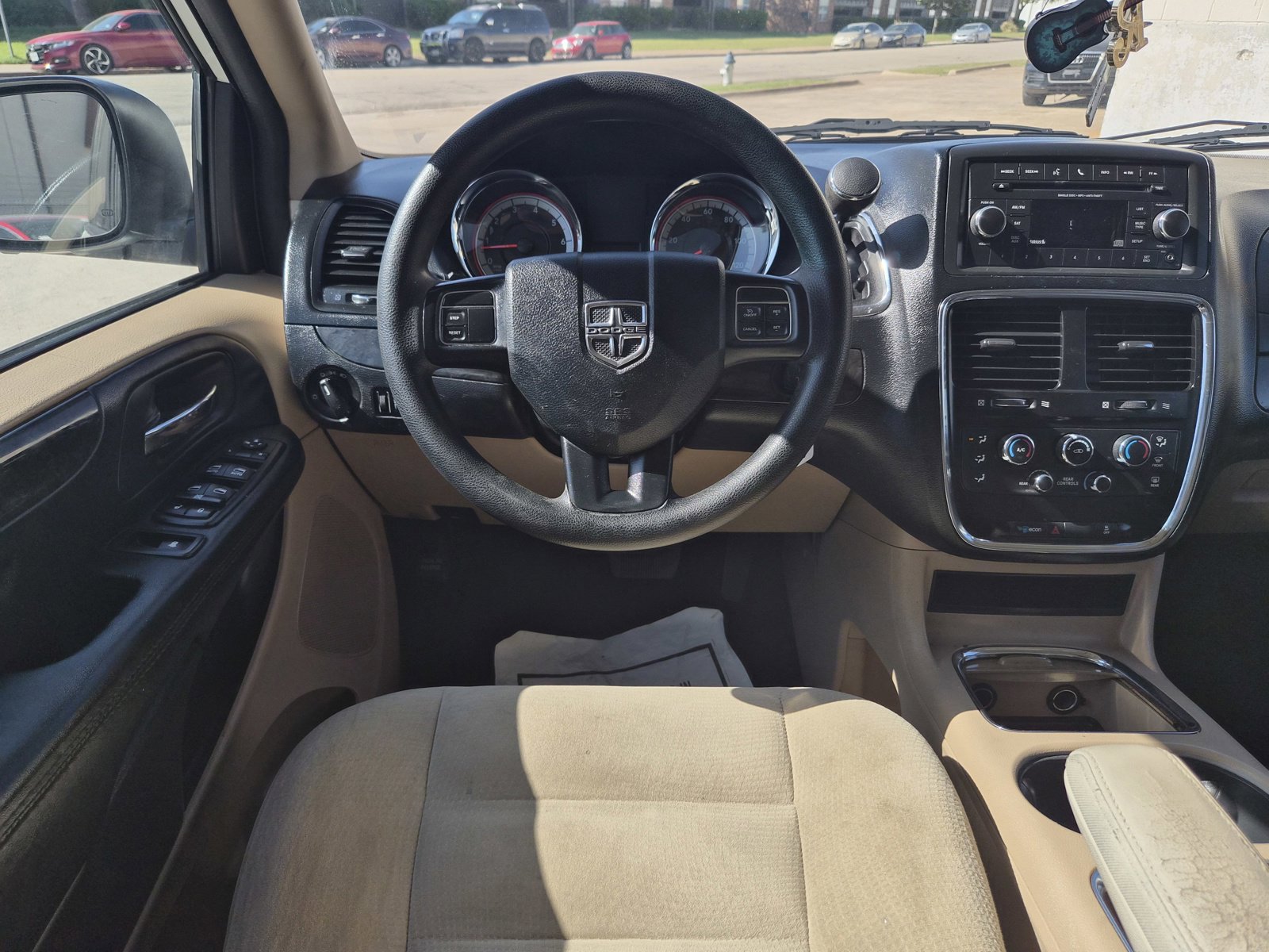 Used 2016 Dodge Grand Caravan SXT image 9