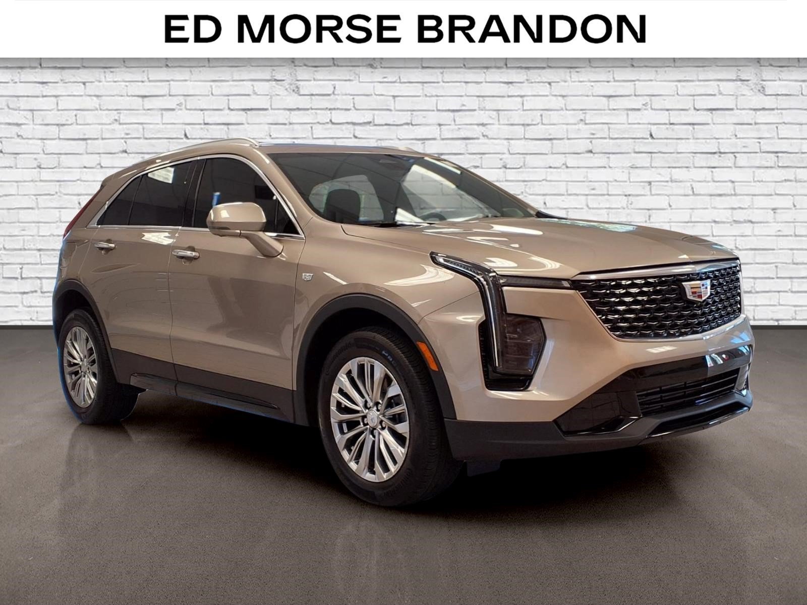 Used 2025 Cadillac XT4 Premium Luxury FWD image 6