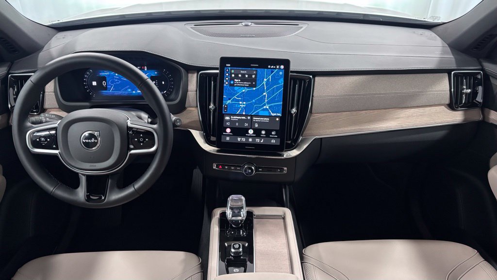 Certified 2026 Volvo XC90 B6 Plus AWD/4WD image 2