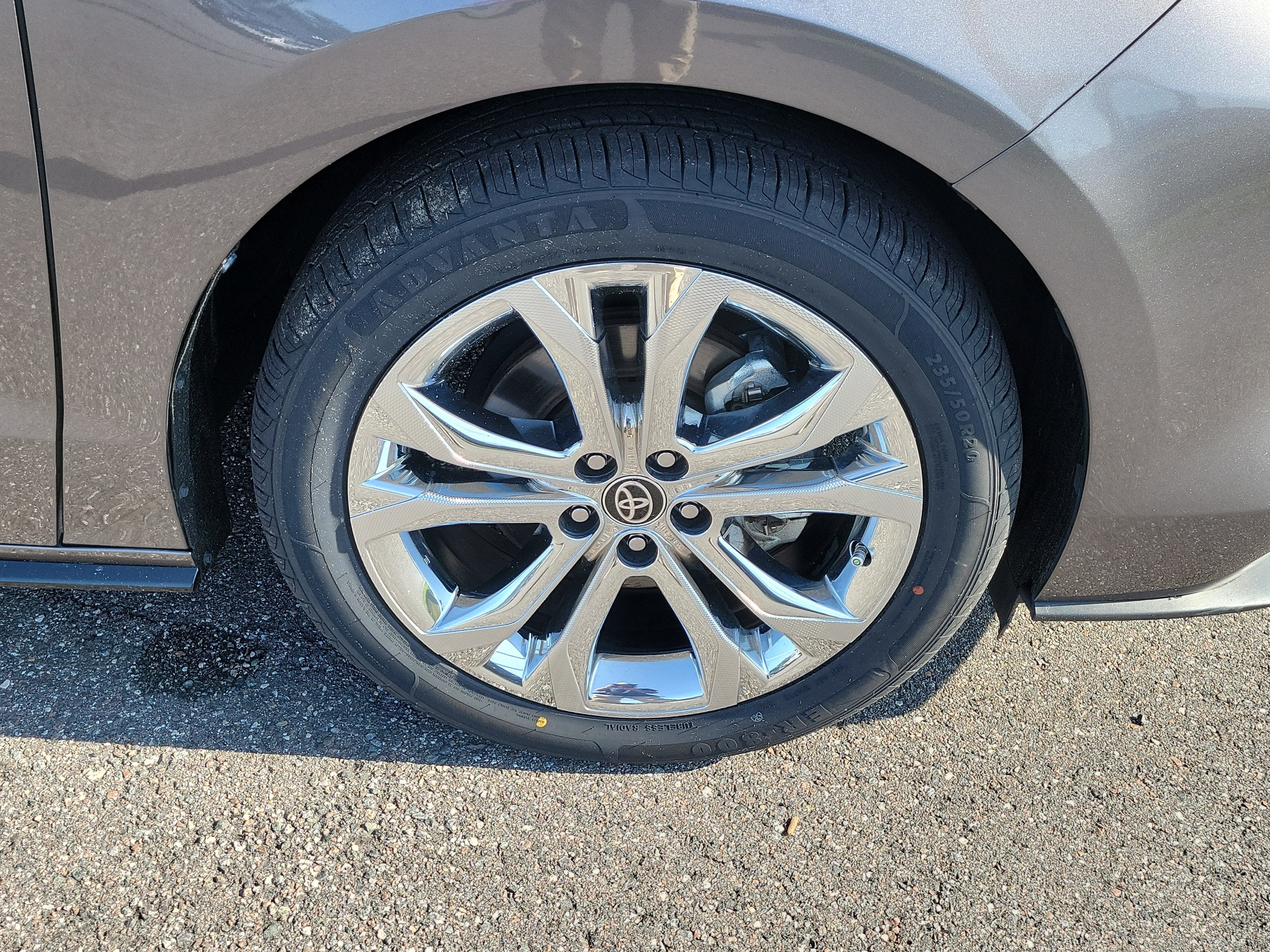 Used 2023 Toyota Sienna Platinum FWD image 41