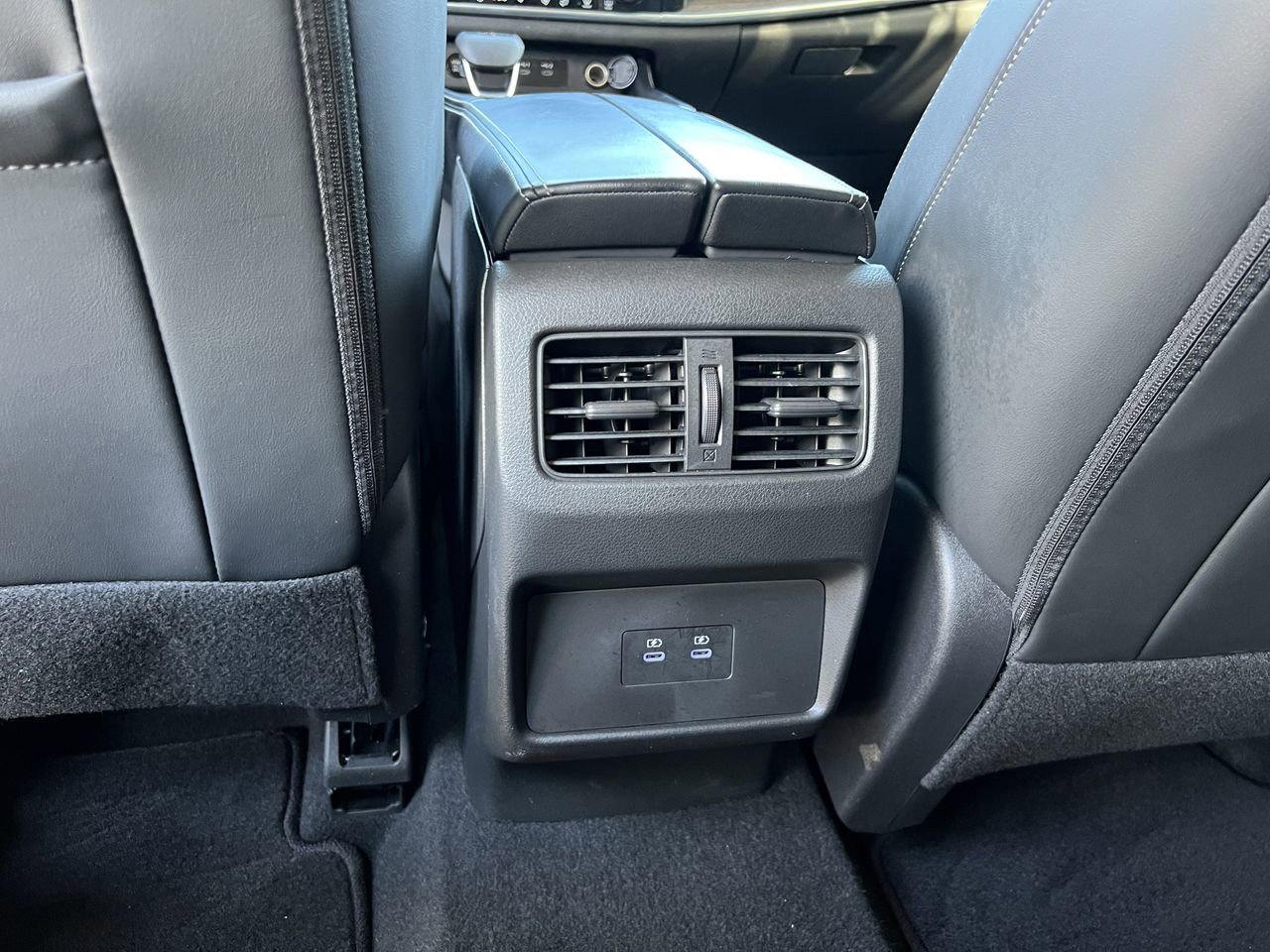 Certified 2025 Nissan Rogue Platinum image 27