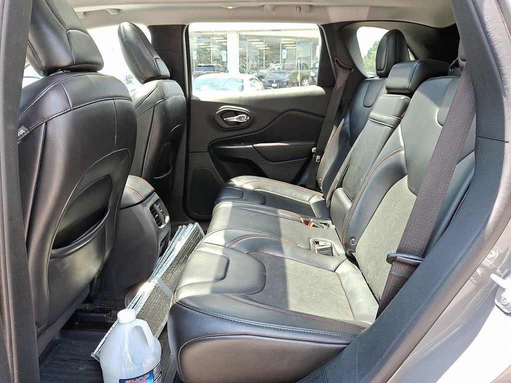 Used 2019 Jeep Cherokee Trailhawk w/ Comfort/Convenience Group AWD/4WD image 8