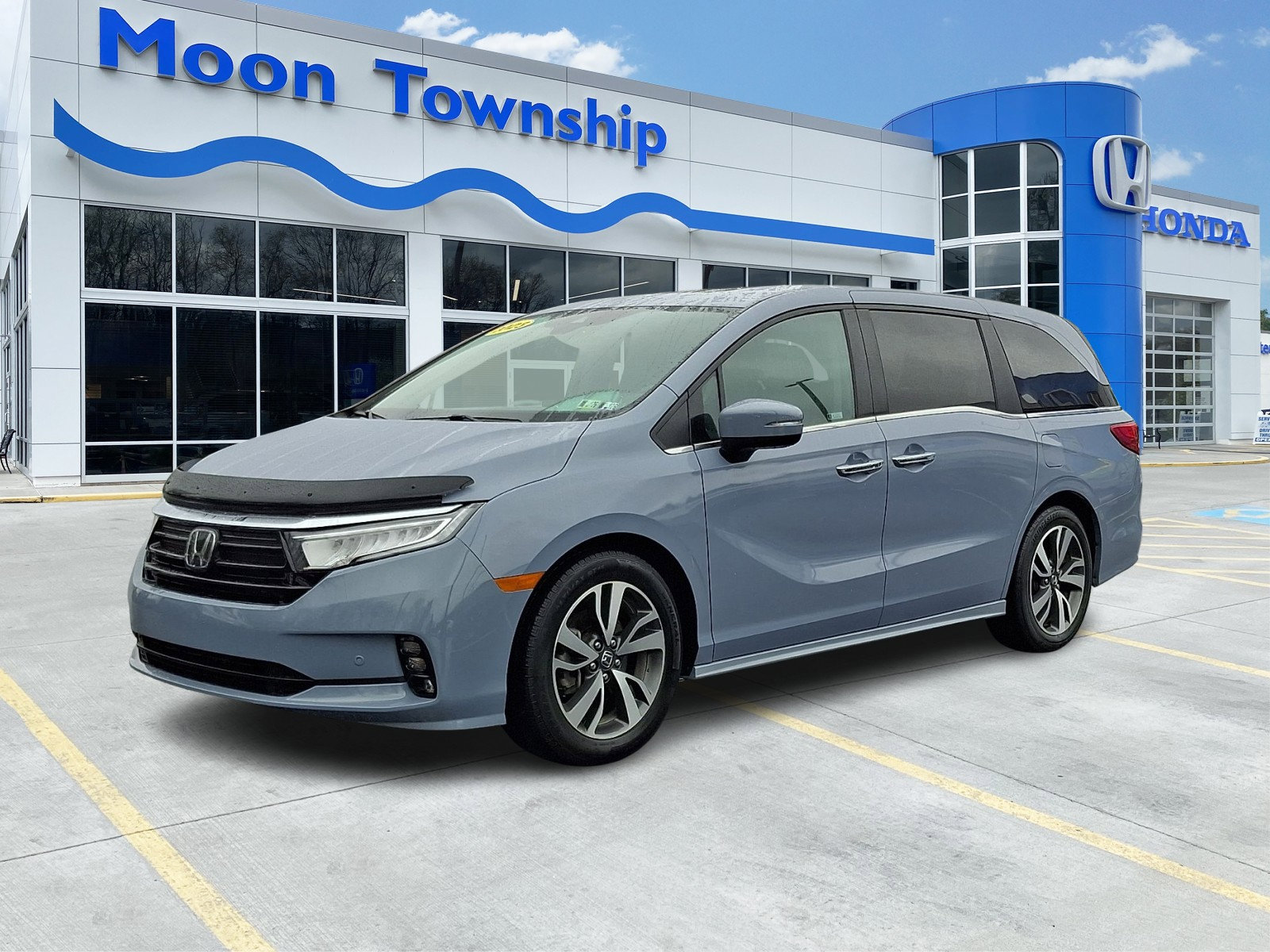 Used 2023 Honda Odyssey Touring image 3
