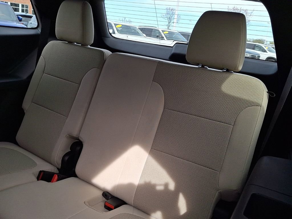 Used 2023 Chevrolet Traverse LS w/ Safety Package FWD image 9