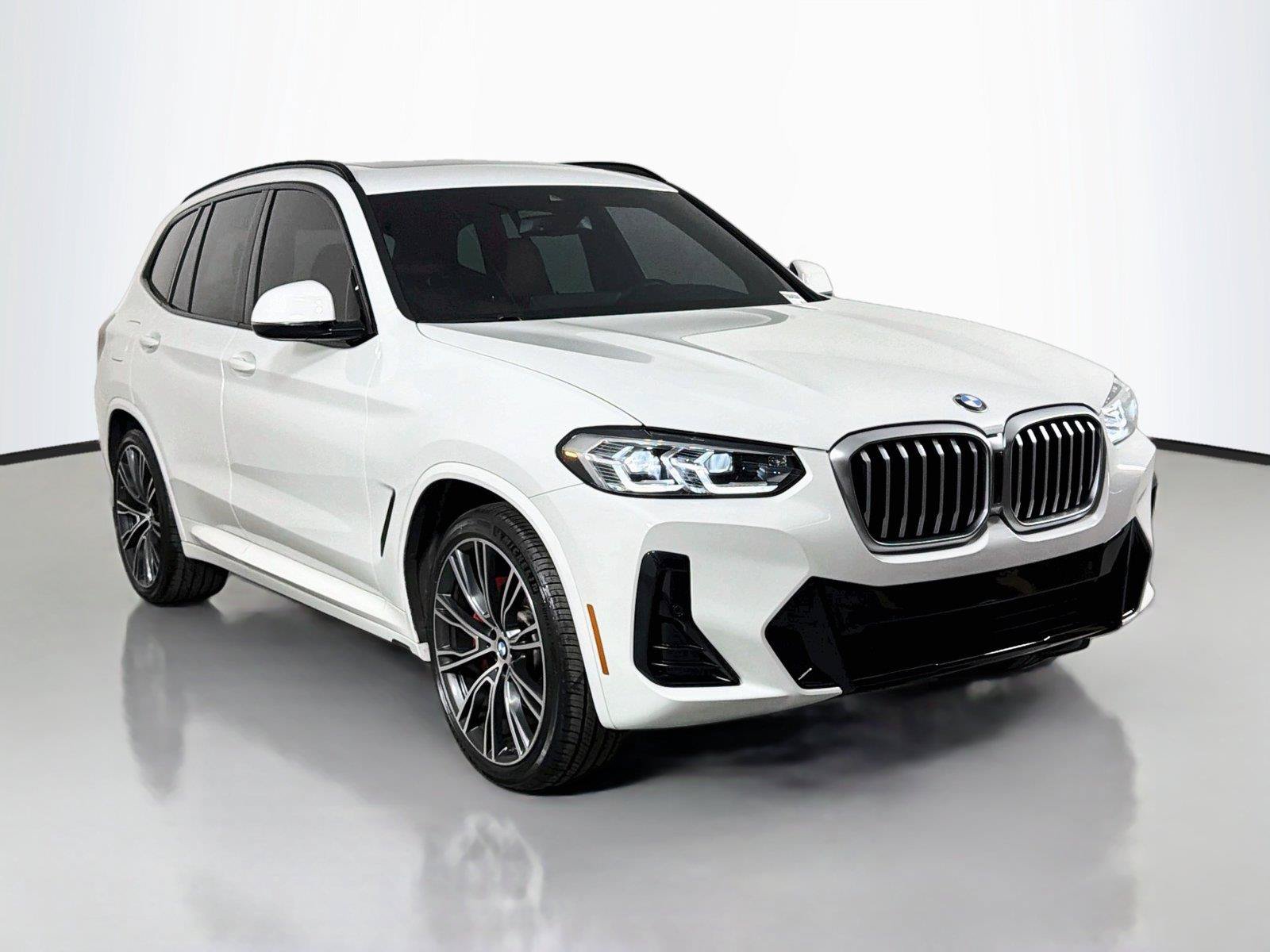 Used 2022 BMW X3 xDrive30i w/ M Sport Package 2 AWD/4WD image 3