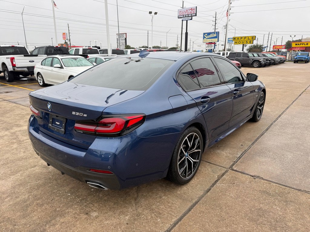 Used 2022 BMW 530e w/ Premium Package image 13