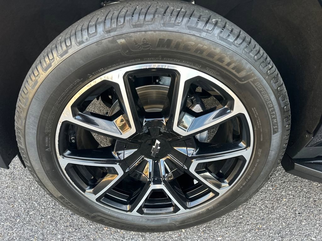 Used 2021 Chevrolet Tahoe RST w/ Luxury Package image 16
