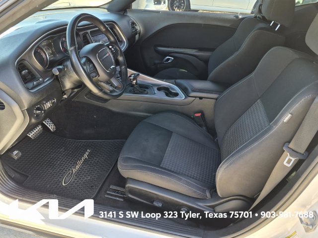 Used 2019 Dodge Challenger R/T w/ Driver Convenience Group RWD image 17