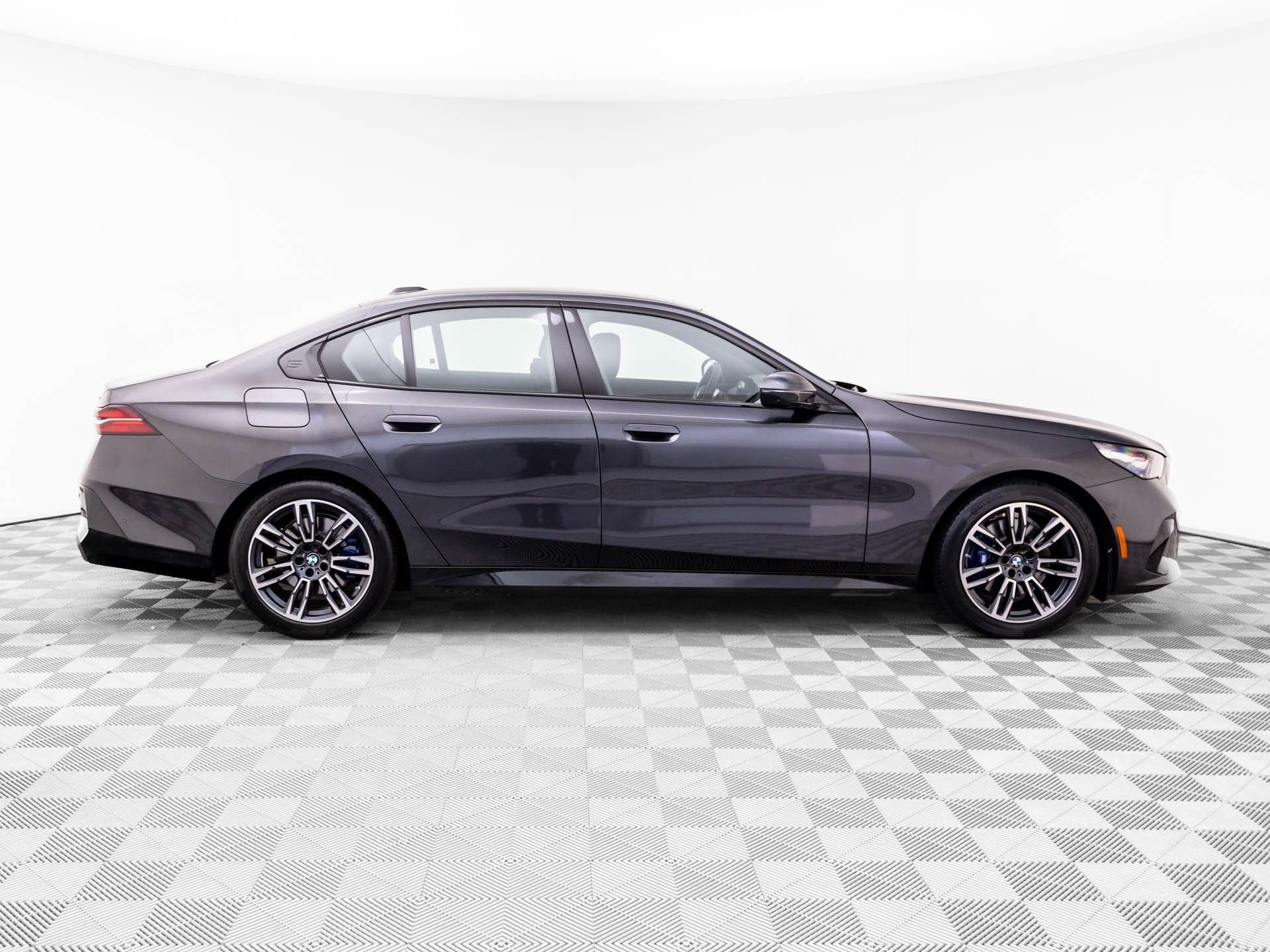 Certified 2026 BMW 530i xDrive AWD/4WD image 6