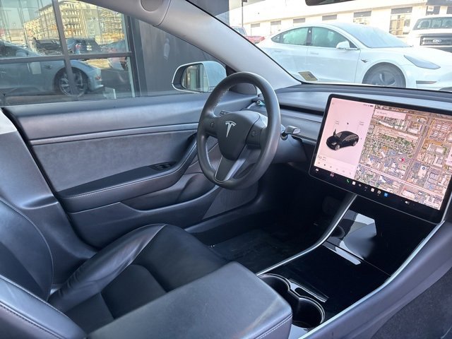 Used 2020 Tesla Model 3 Standard Range image 12