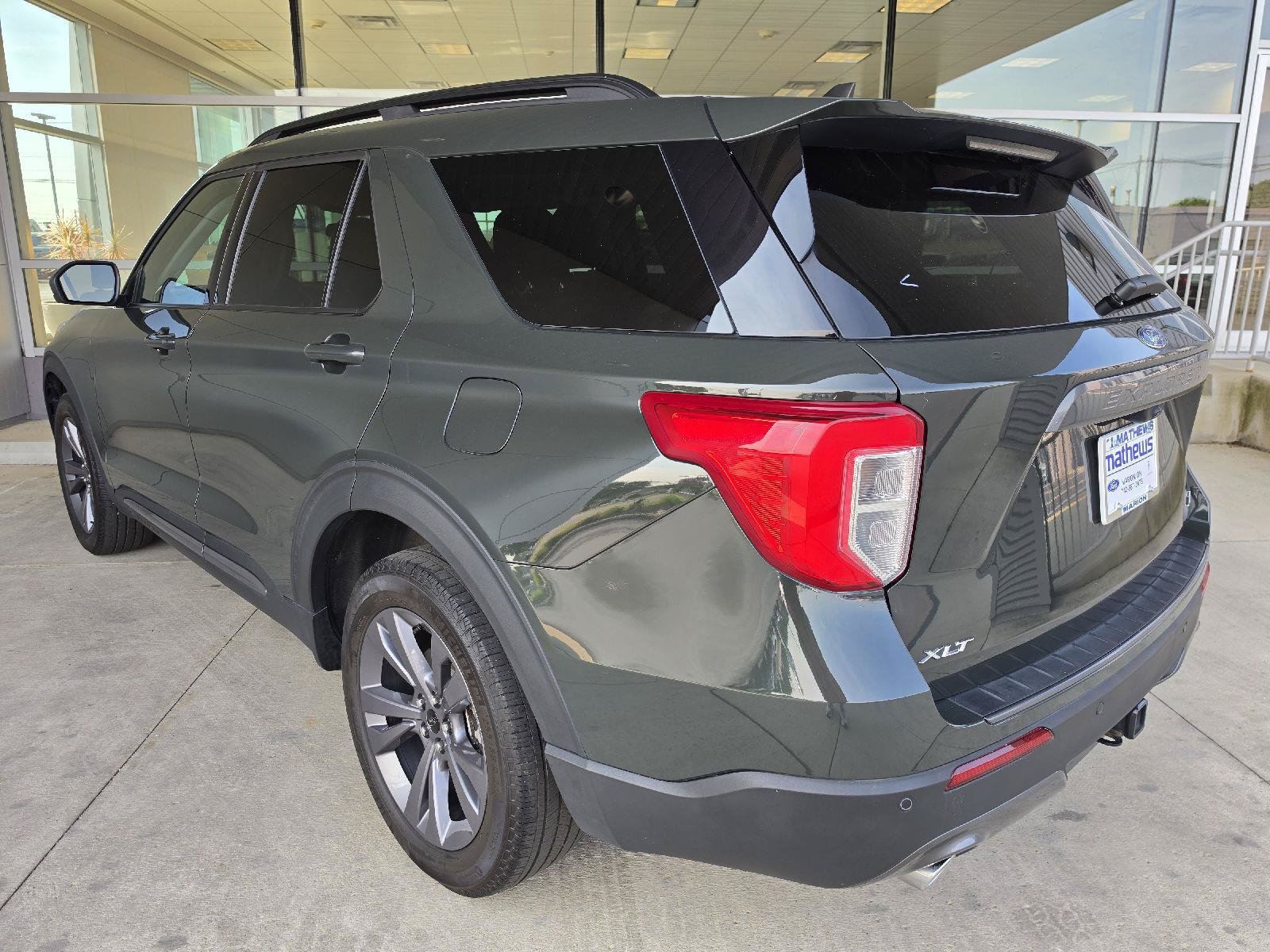 Used 2024 Ford Explorer XLT w/ Equipment Group 202A AWD/4WD image 3