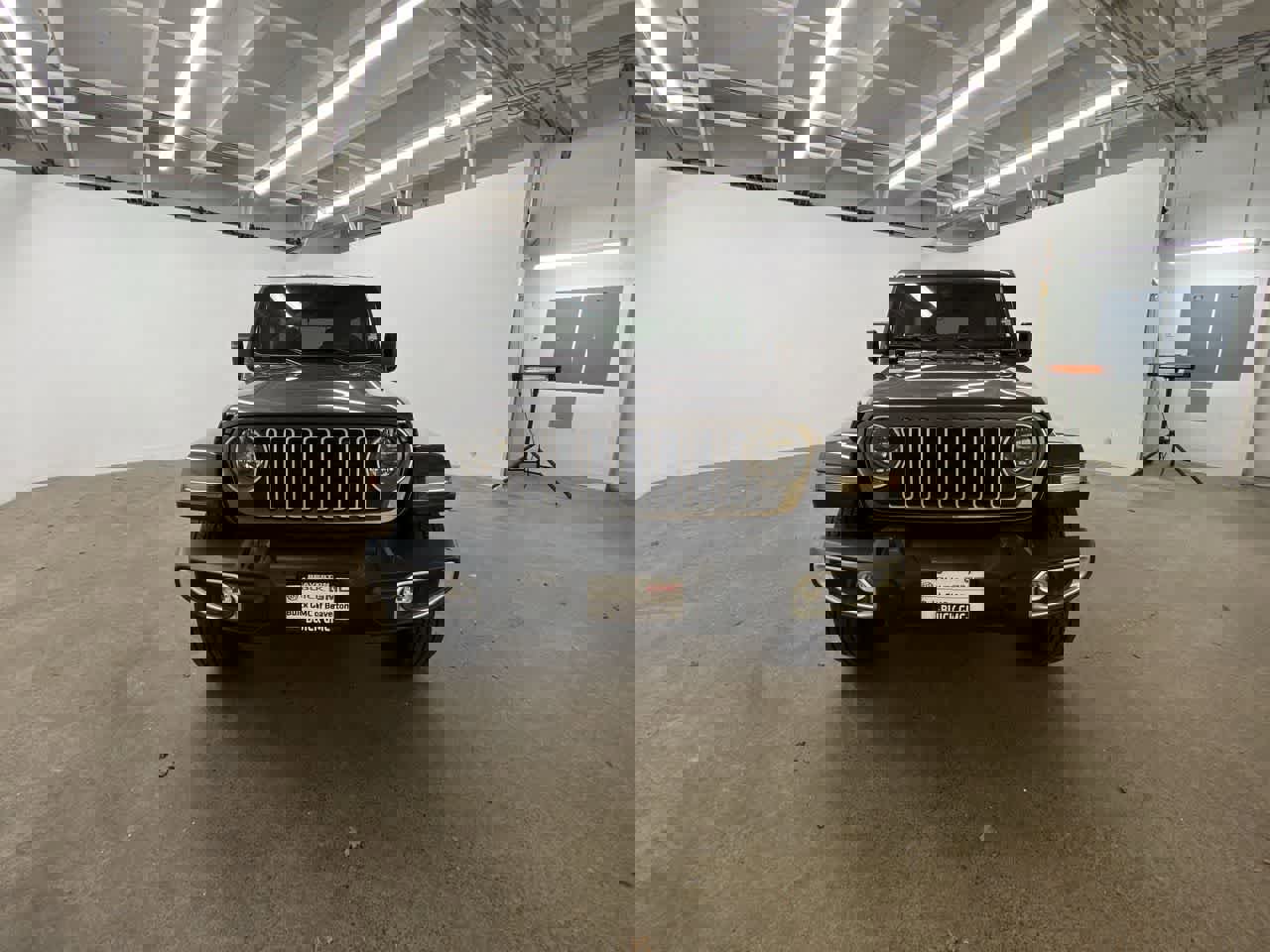 Used 2025 Jeep Wrangler Sahara image 9