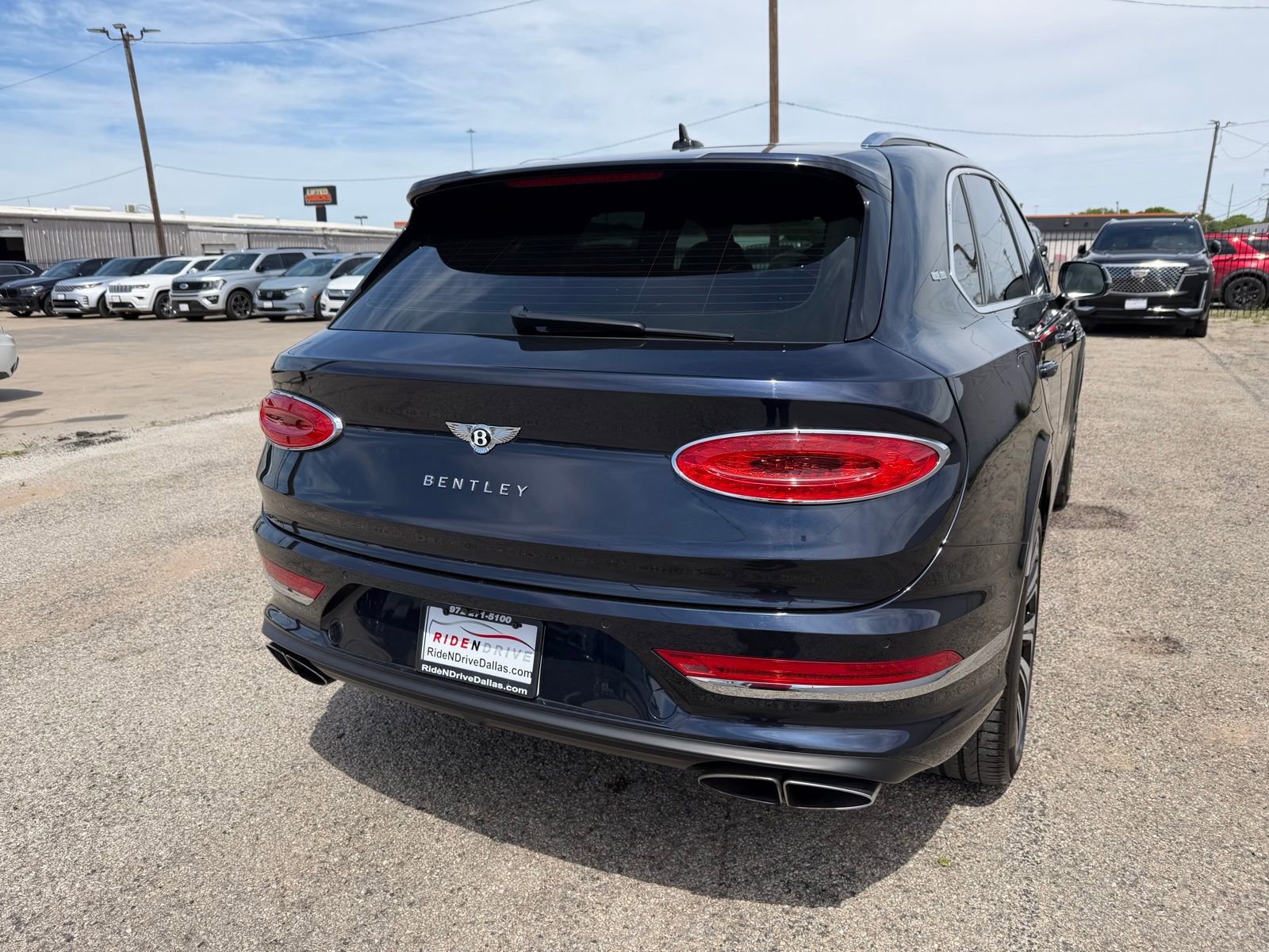 Used 2021 Bentley Bentayga image 6