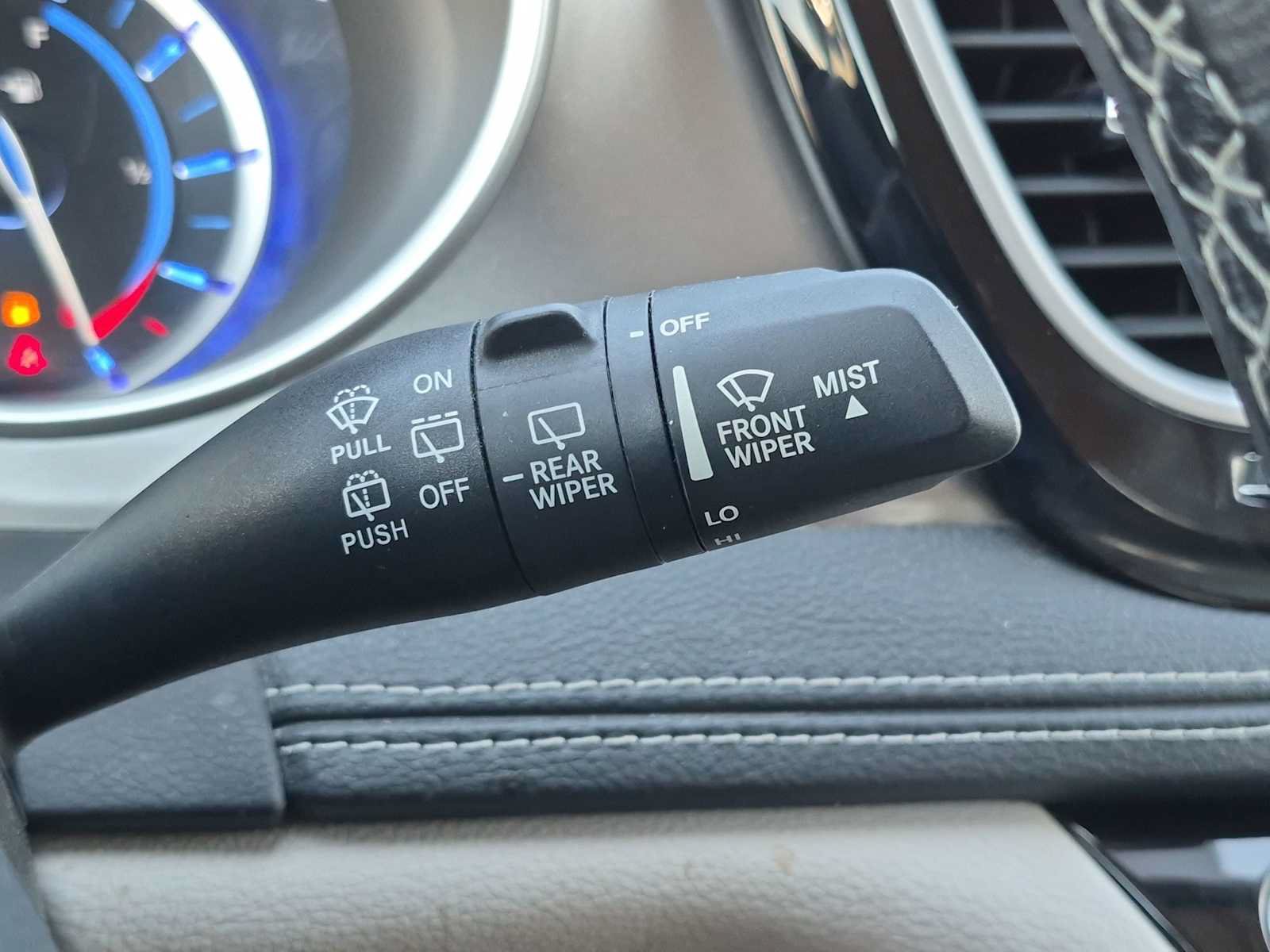 Used 2021 Chrysler Pacifica Touring-L FWD image 24
