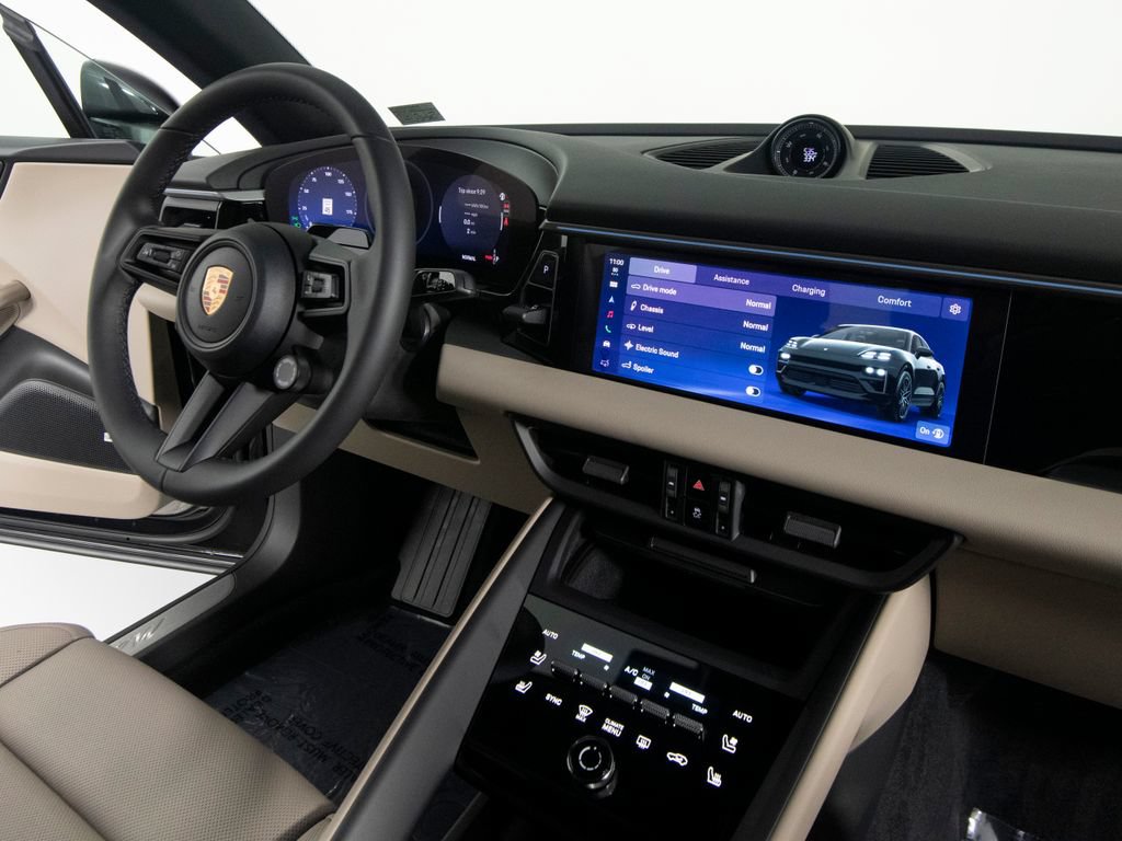New 2026 Porsche Macan 4 Electric AWD/4WD image 30