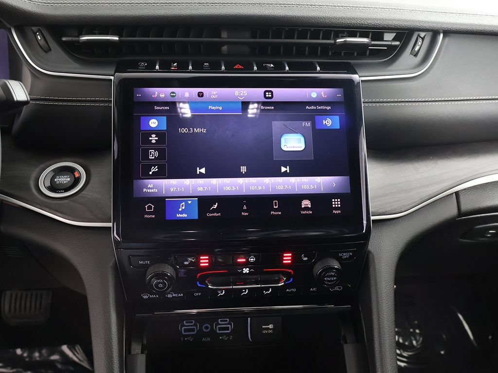 Used 2023 Jeep Grand Cherokee Limited AWD/4WD image 51