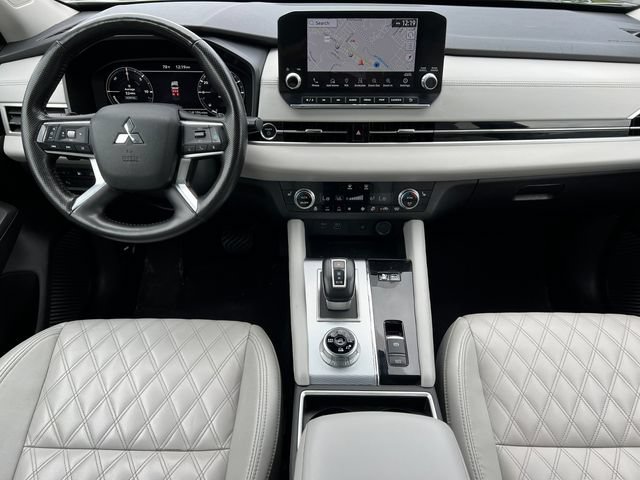 Used 2024 Mitsubishi Outlander SEL AWD/4WD image 3