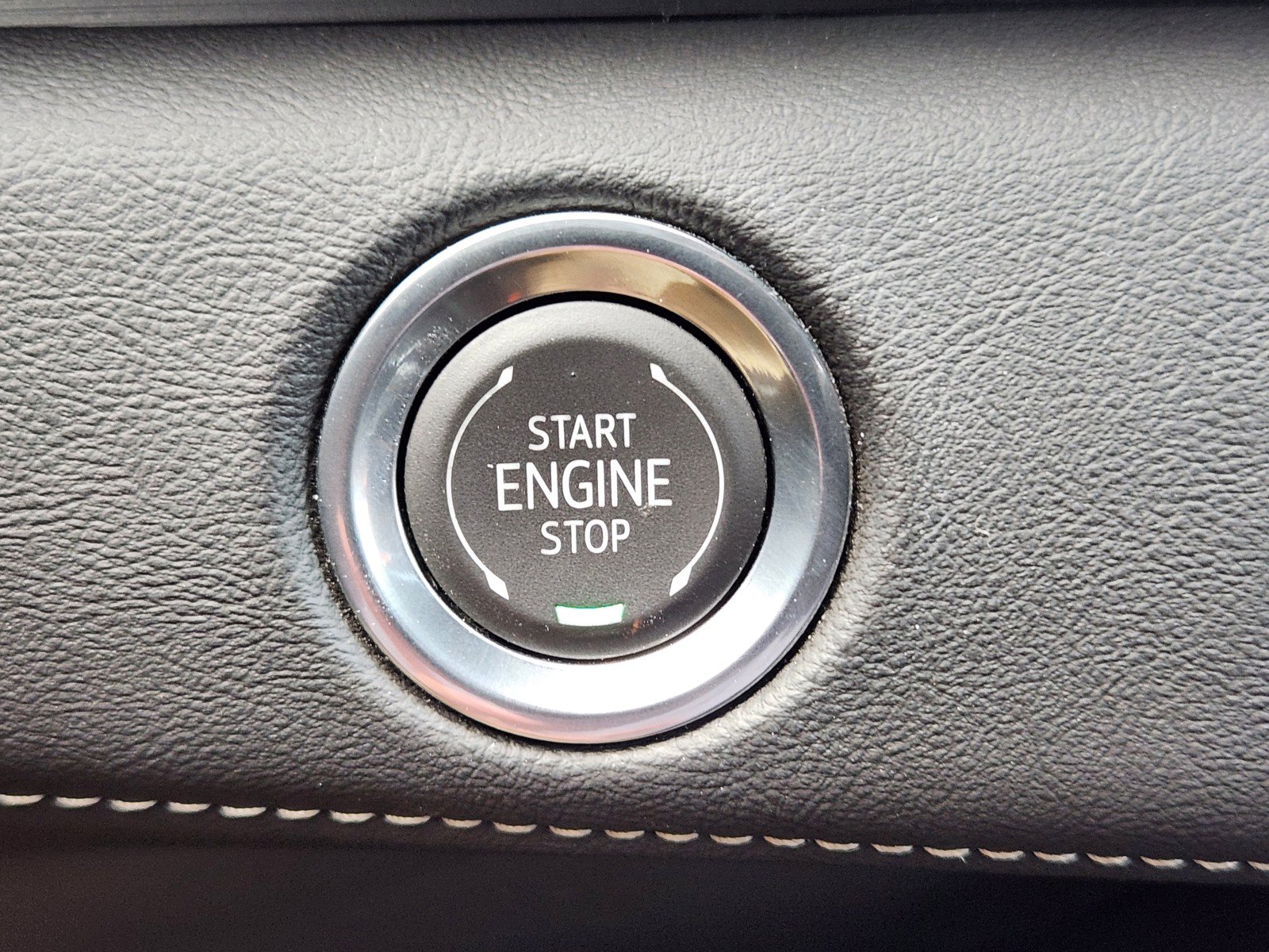 Certified 2024 Cadillac Escalade ESV Luxury RWD image 19