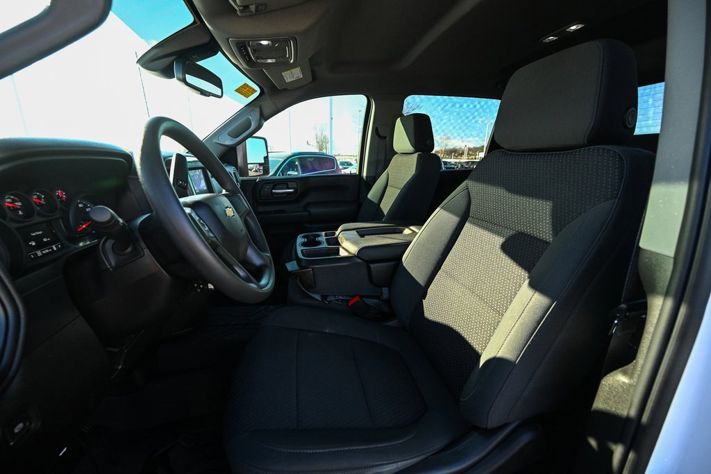 Used 2022 Chevrolet Silverado 2500 Custom w/ Custom Value Package image 18