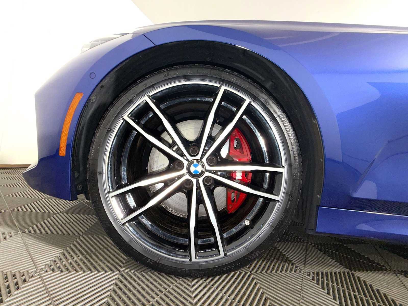 Used 2024 BMW 330i xDrive Sedan w/ M Sport Package AWD/4WD image 8