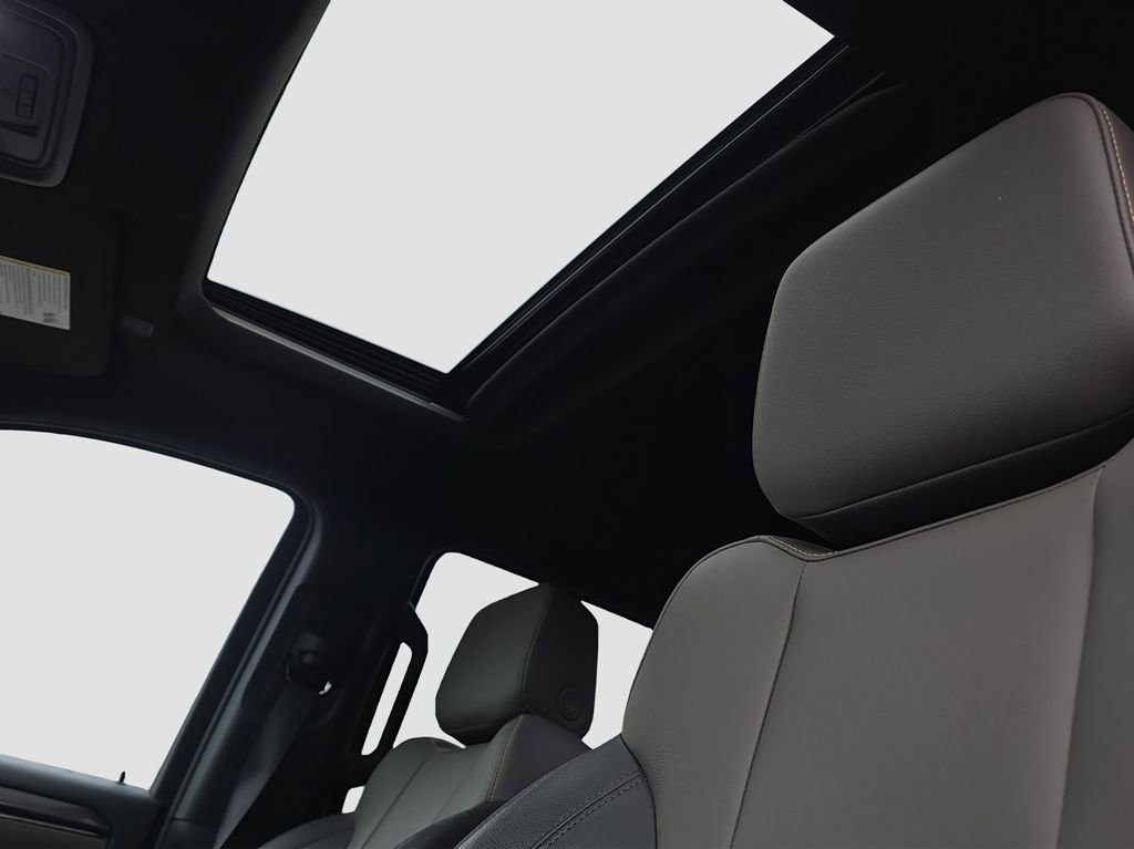 Used 2023 Chevrolet Silverado 1500 ZR2 w/ Technology Package image 8