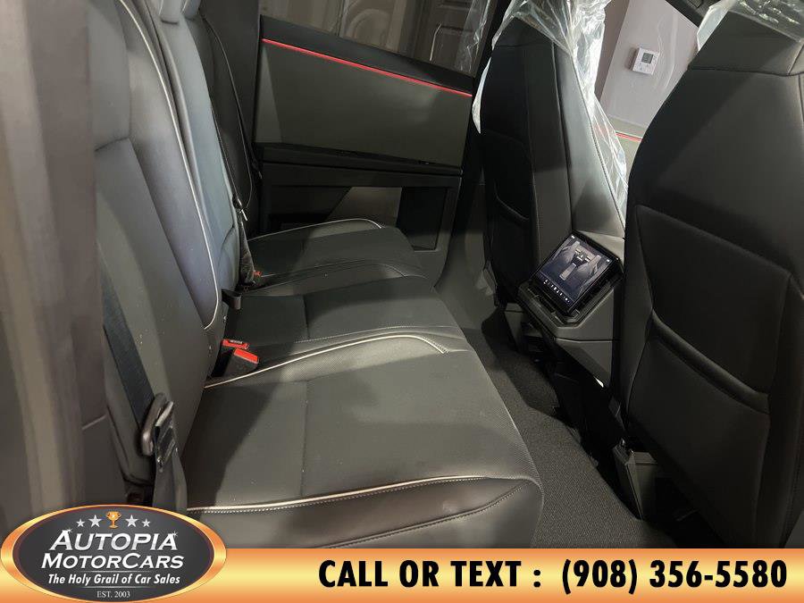Used 2025 Tesla Cybertruck AWD Crew Cab image 12