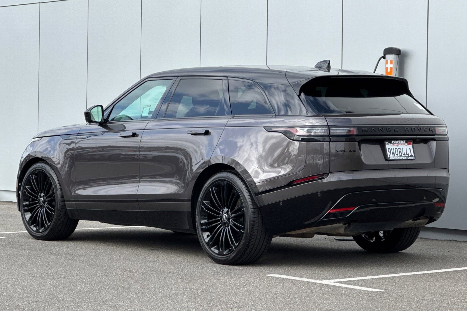 Used 2026 Land Rover Range Rover Velar Dynamic SE image 3