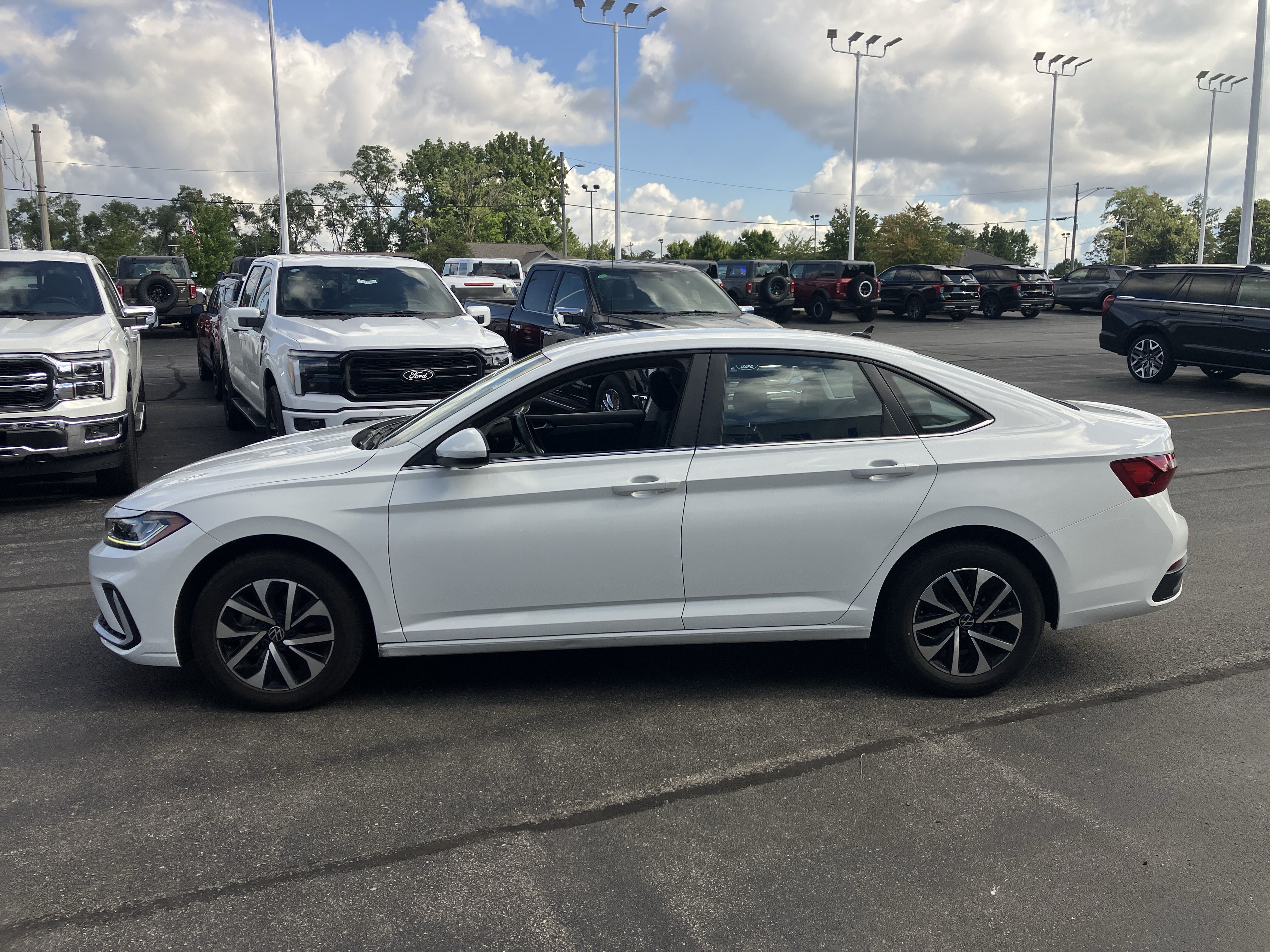 Used 2025 Volkswagen Jetta S FWD image 6