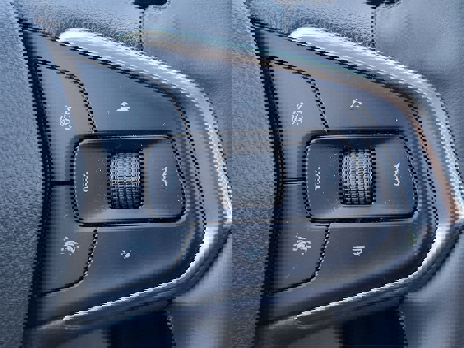 Used 2025 Chevrolet Trax LT w/ LT Convenience Package image 28