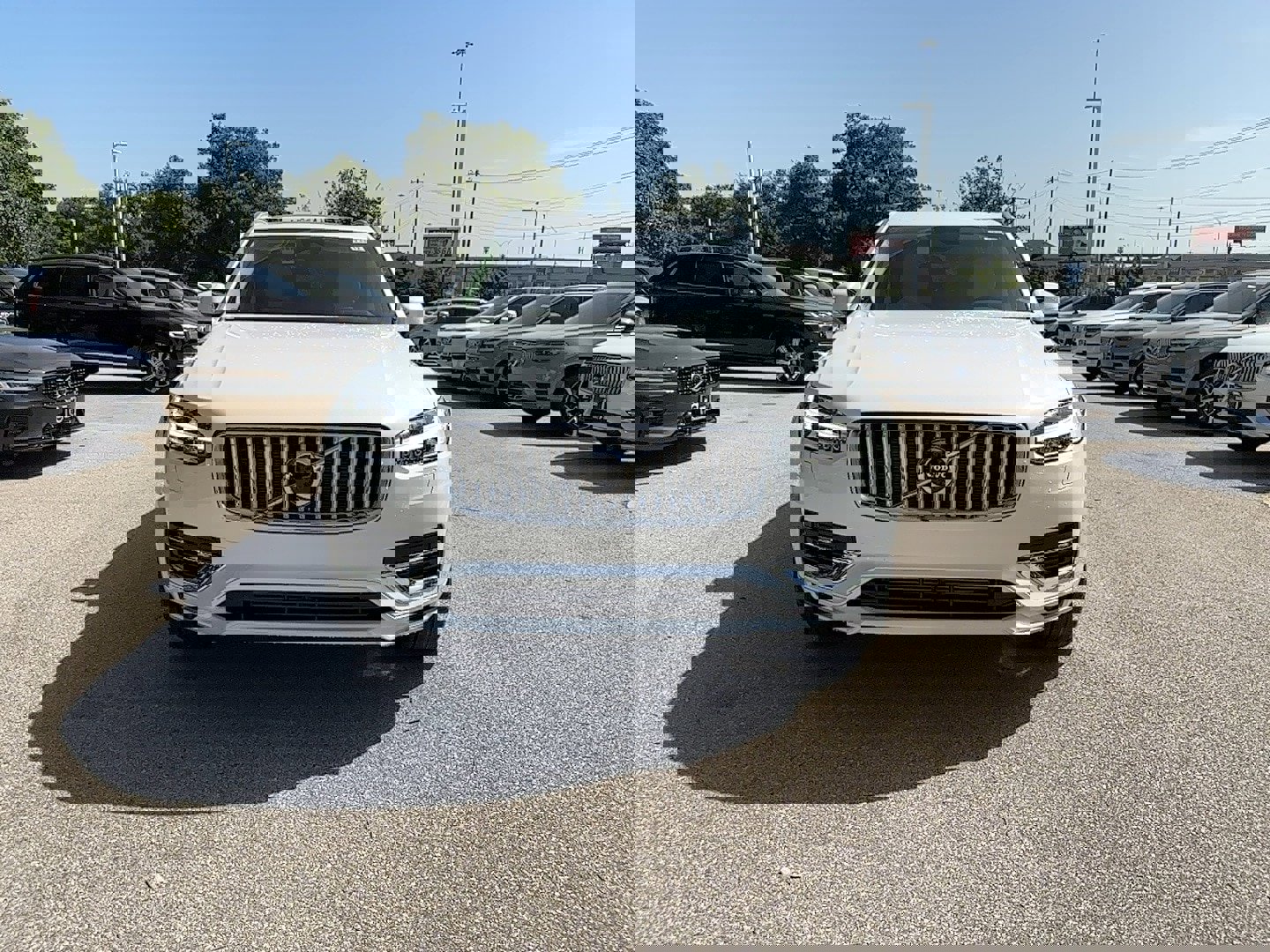 New 2025 Volvo XC90 T8 Plus w/ Protection Package Premier image 9