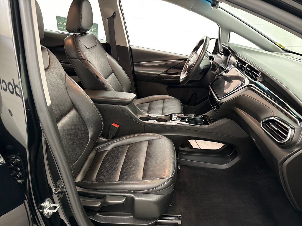 Certified 2023 Chevrolet Bolt LT FWD image 28