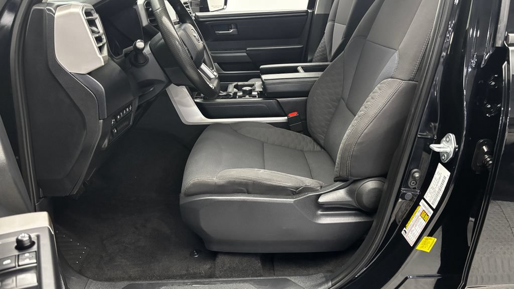 Used 2022 Toyota Tundra SR5 w/ SR5 Convenience Package AWD/4WD image 12