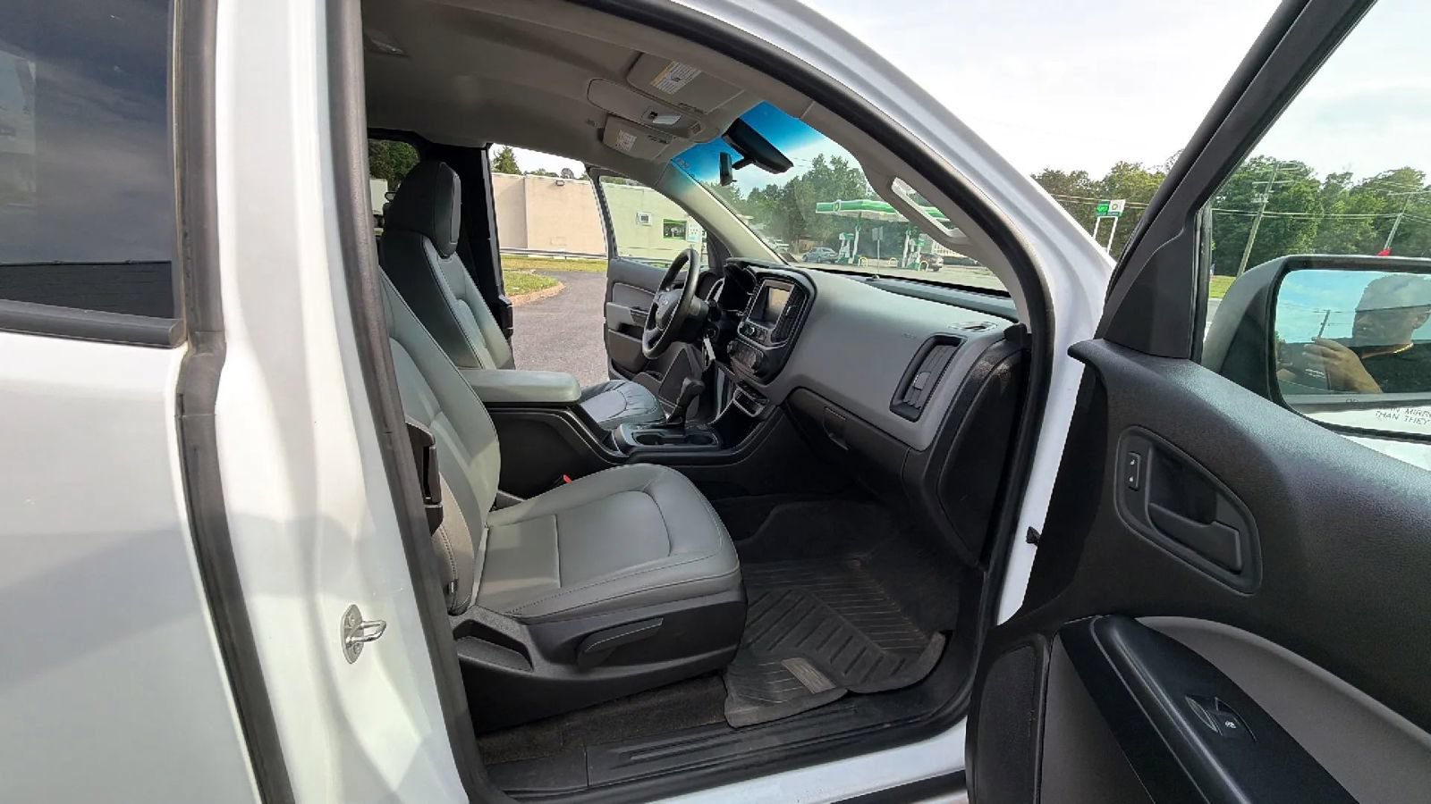 Used 2018 Chevrolet Colorado W/T AWD/4WD image 38
