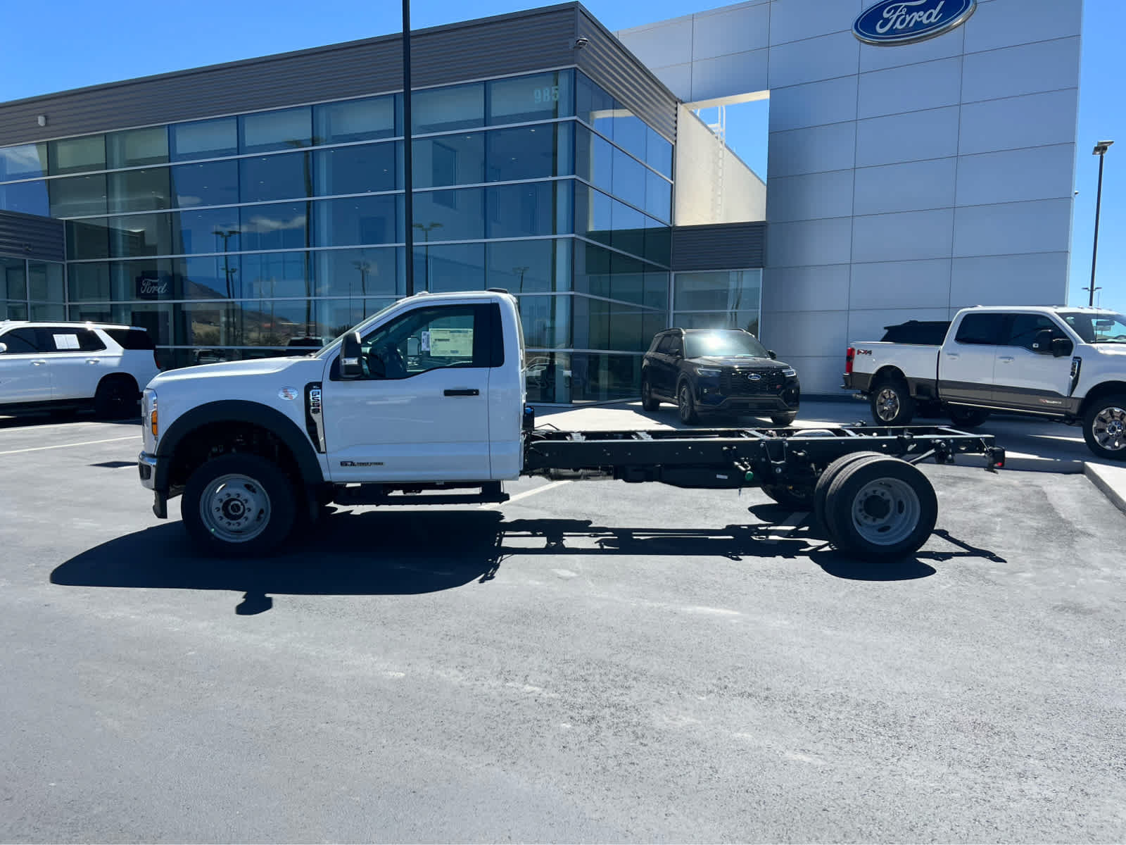 New 2026 Ford F550 4x4 Regular Cab Super Duty w/ XL Chrome Package image 17