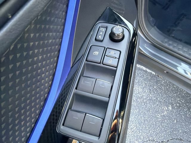 Used 2022 Toyota C-HR XLE FWD image 24