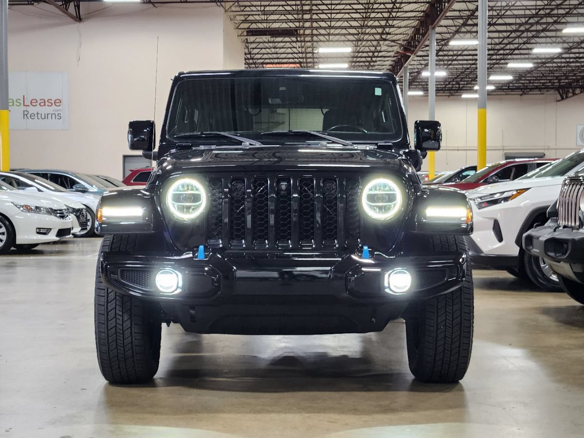 Used 2021 Jeep Wrangler Unlimited Sahara AWD/4WD image 2
