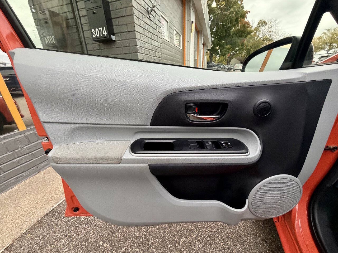 Used 2014 Toyota Prius C Four FWD image 32